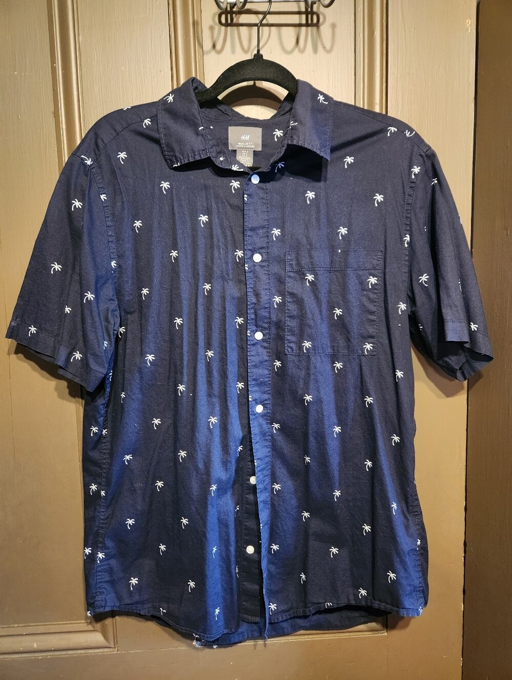 H&M Navy Button-Up Short Sleeve Shirt with White Palm Print